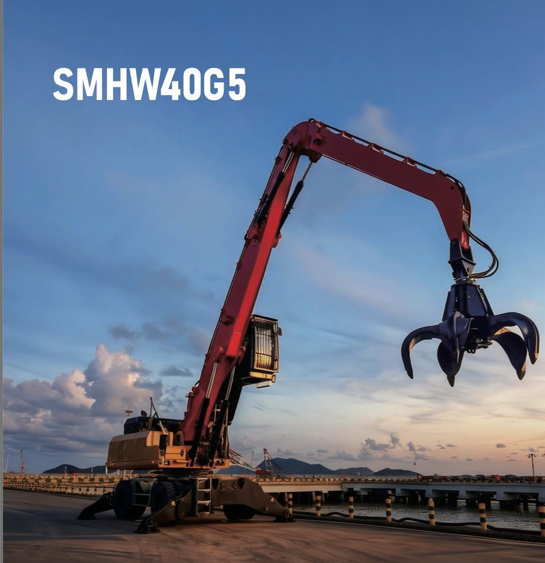 SANY SMHW40G5 w porcie o zmierzchu